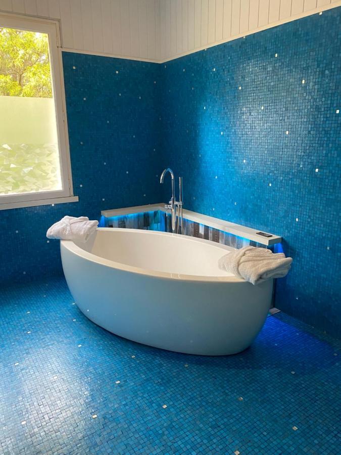 Les Genebruyeres - L'Histoire D'Un Reve Bed & Breakfast Aubigny-sur-Nère Екстериор снимка