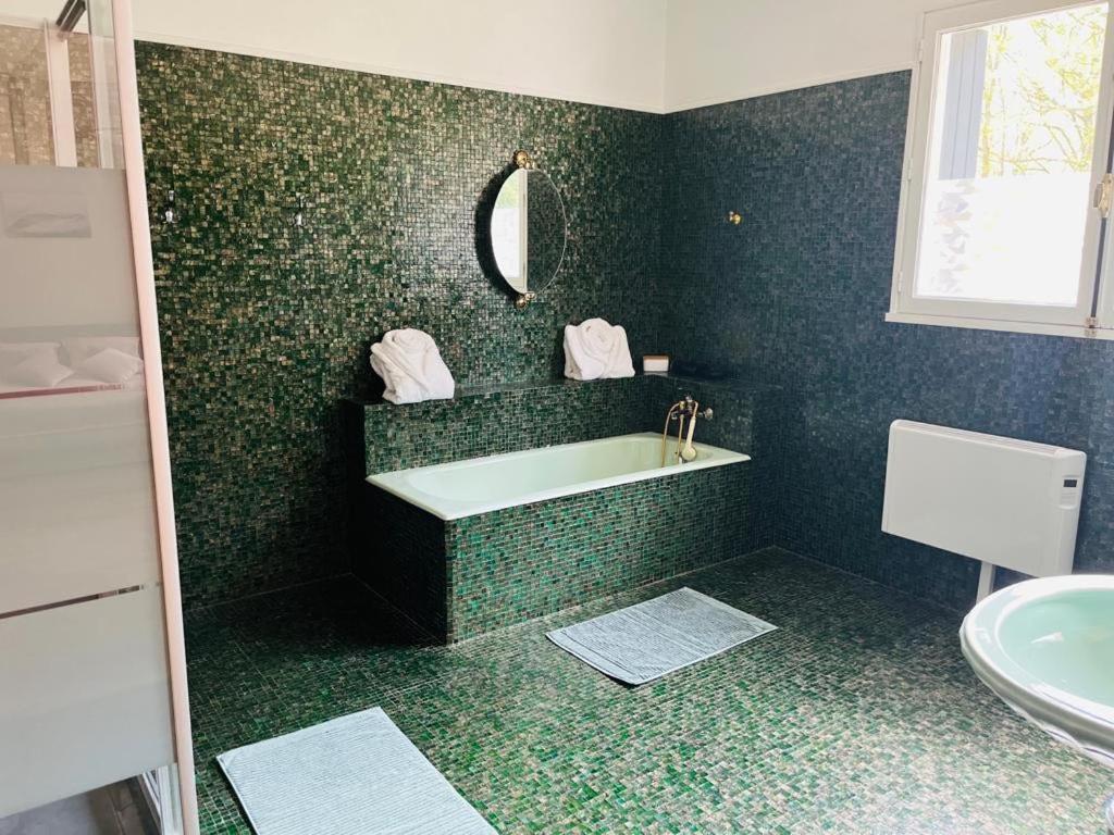Les Genebruyeres - L'Histoire D'Un Reve Bed & Breakfast Aubigny-sur-Nère Екстериор снимка