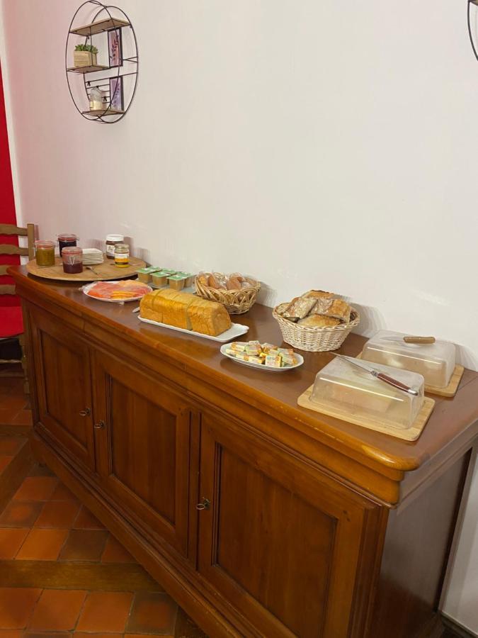 Les Genebruyeres - L'Histoire D'Un Reve Bed & Breakfast Aubigny-sur-Nère Екстериор снимка